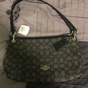 💕 Coach small handbag 💕 New with tag